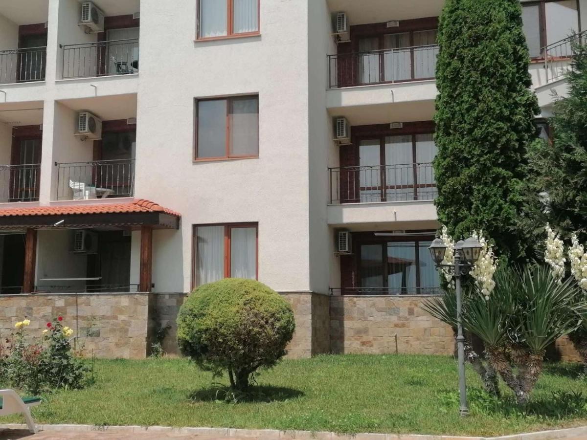 Private Apartments In Apolon ラヴダ エクステリア 写真